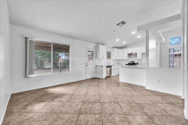 Building Photo - 1240 Visconti Dr