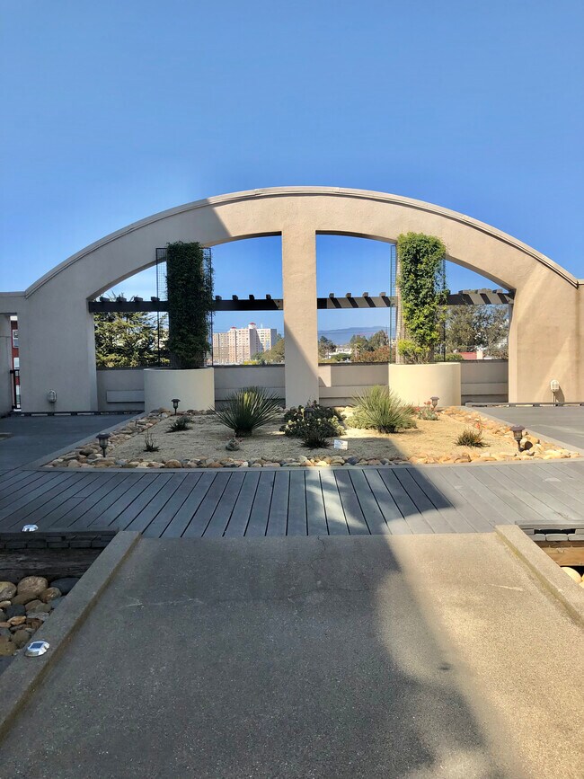 Courtyard - 8200 Oceanview Ter