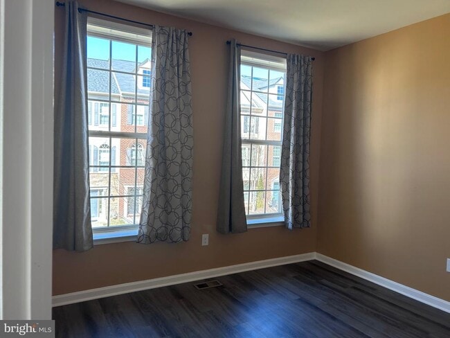 Building Photo - 9623 Smithview Pl