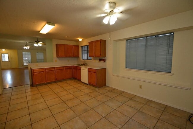 Building Photo - 2739 Blue Mist Dr