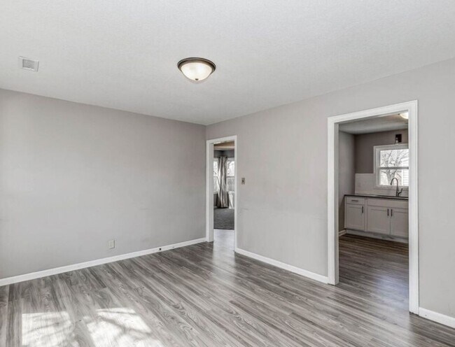 Building Photo - Adorable 3 bed, 1 bath!