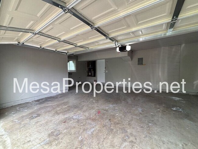 Building Photo - 1749 E Fairfield Ct