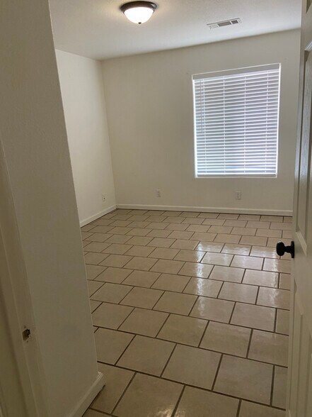 Building Photo - 8130 Heather Ave