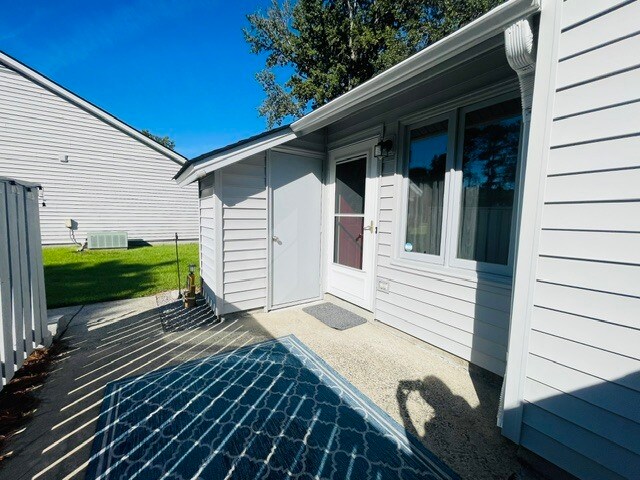 Building Photo - 11 Mulberry Ln