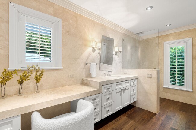 Building Photo - 1435 N Ocean Way