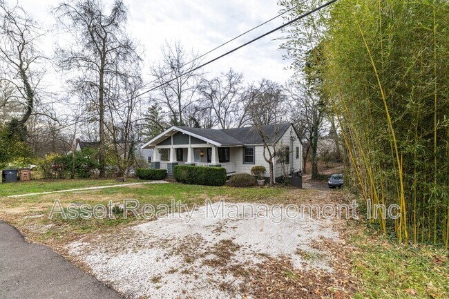 Building Photo - 5501 Lake Shore Dr