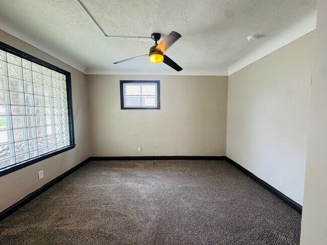 Building Photo - 10630 Kimberly Ave