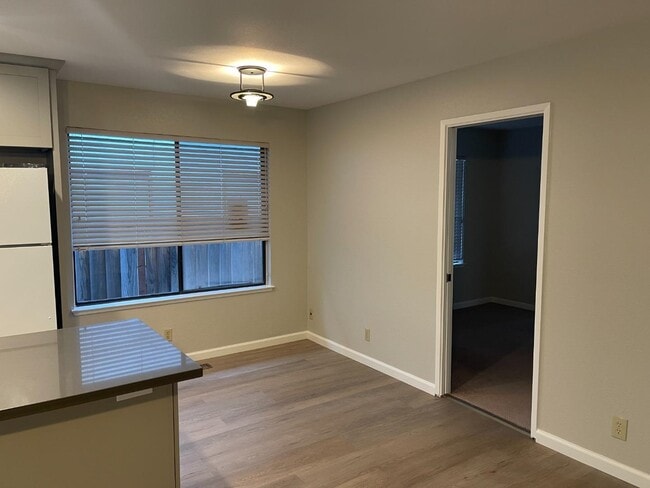 Building Photo - 10281 Parlett Pl