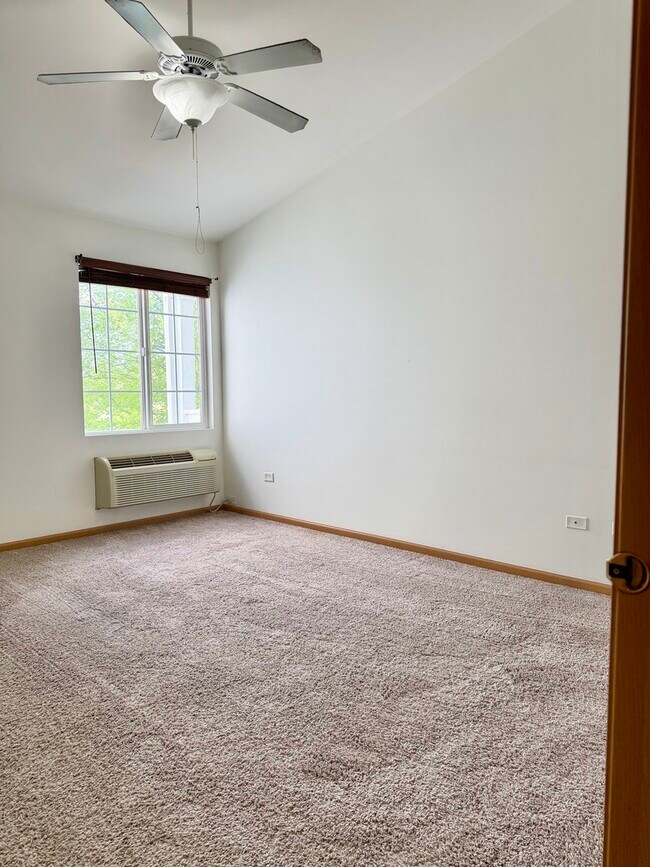 Building Photo - 1580 McClure Rd