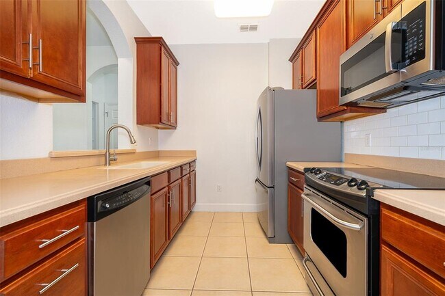 Building Photo - 3344 Robert Trent Jones Dr