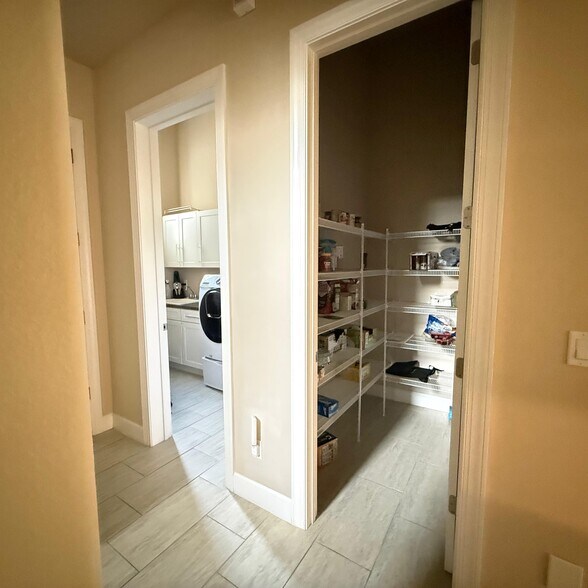 Building Photo - 1 Lionspaw VII Nobles