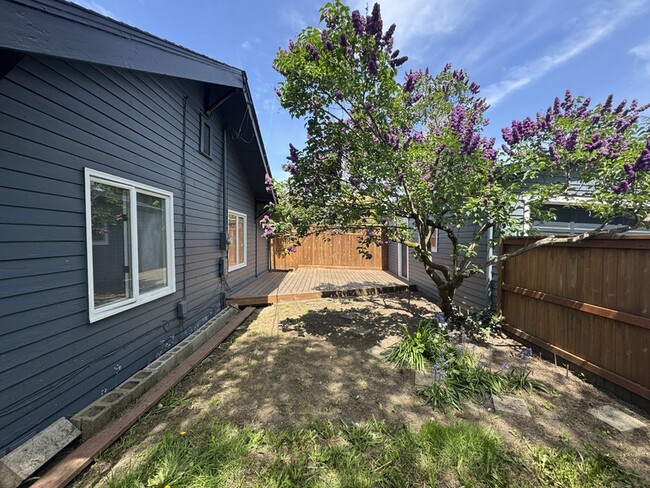 Building Photo - 2393 Emerald St