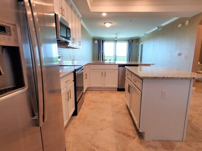 Building Photo - 14071 Heritage Landing Blvd