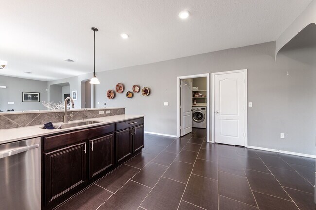 Building Photo - 12600 Lucida Ln