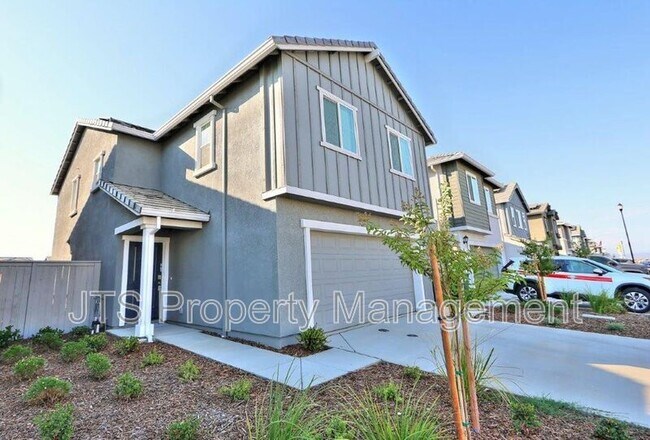 Building Photo - 2104 Shady Tree Cir