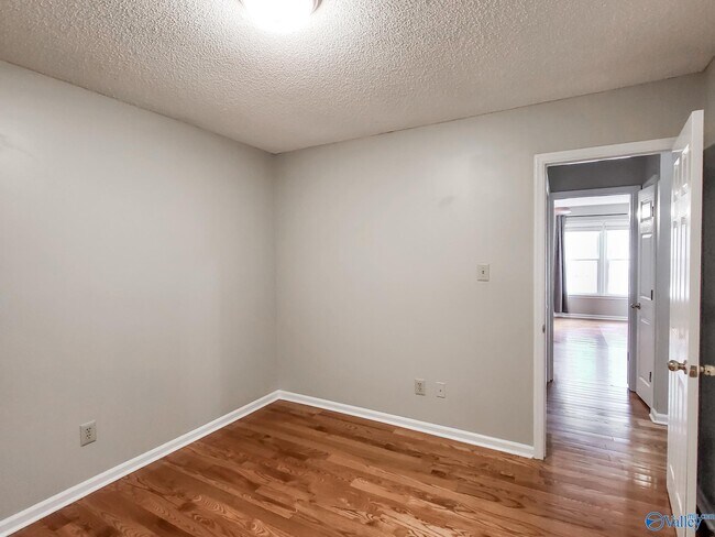 Building Photo - 116 Portal Ln