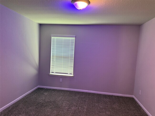 Building Photo - 3310 Sumac Dr