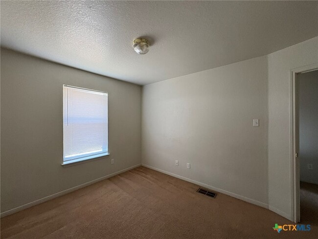 Building Photo - 4210 Primrose Dr