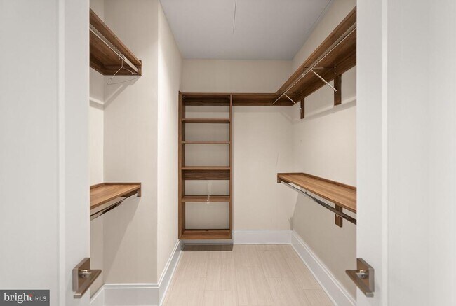 Building Photo - 7887 Jones Branch Dr