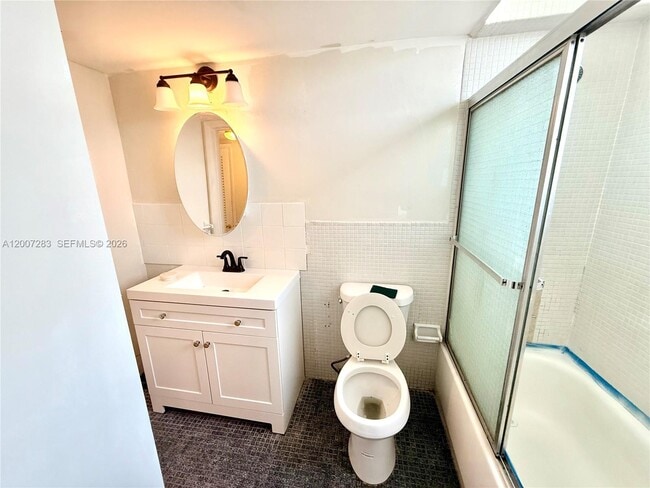 Building Photo - 1591 NE Miami Gardens Dr