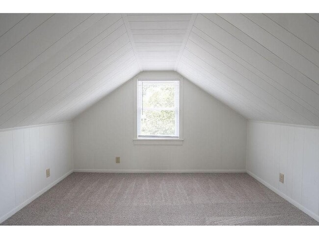 Building Photo - 1132 Farrington St