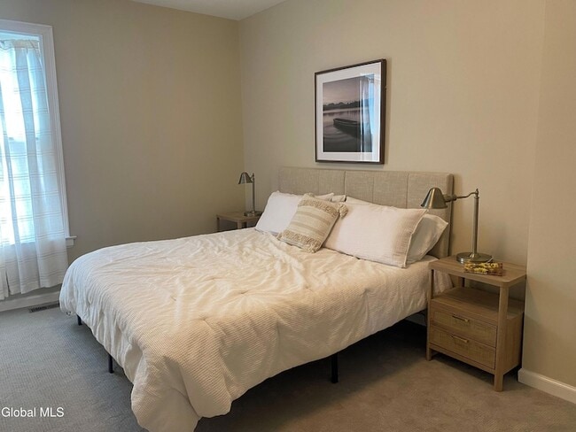 Building Photo - 77 White St