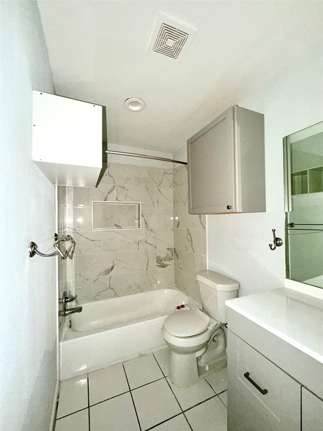 Building Photo - 2507 Montrose Blvd