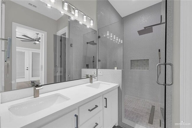 Building Photo - 8 Makayla Dr