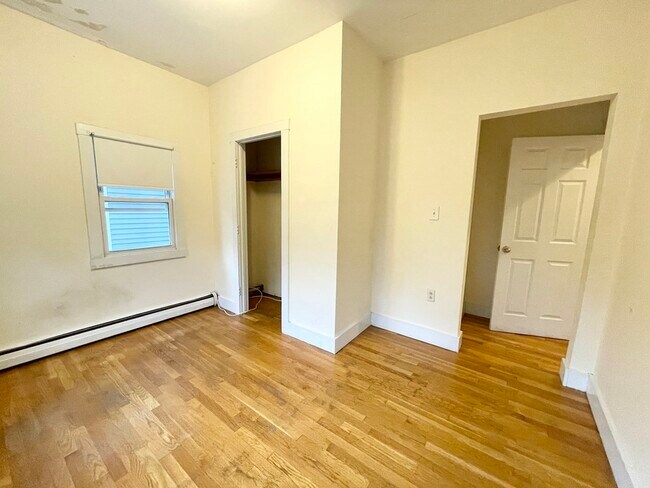 Building Photo - 72 Calumet St