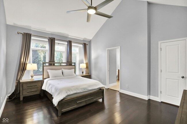 Building Photo - 529 E New York St