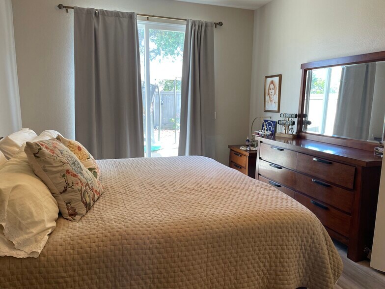 Building Photo - 3041 Rancho La Presa