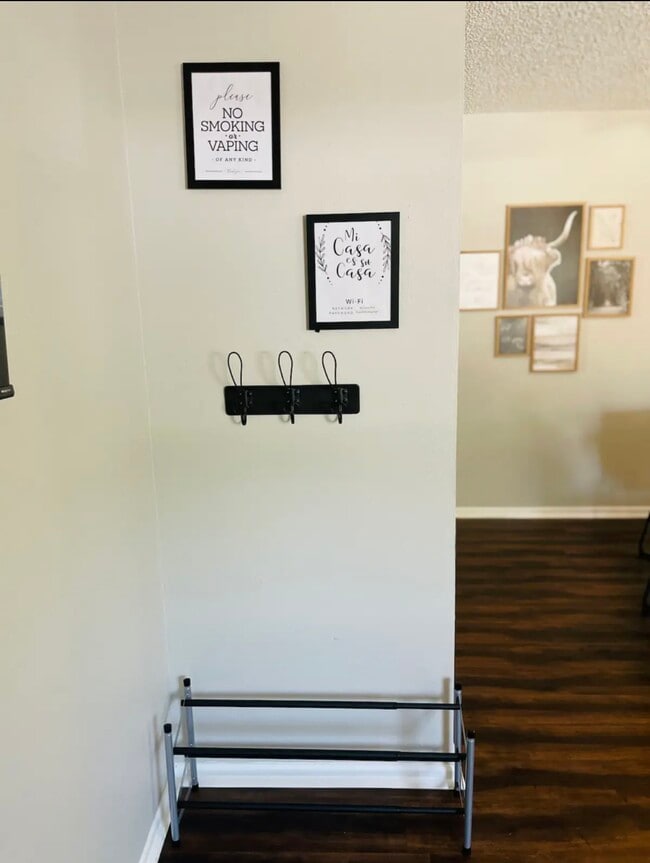 Building Photo - 336 Victor St