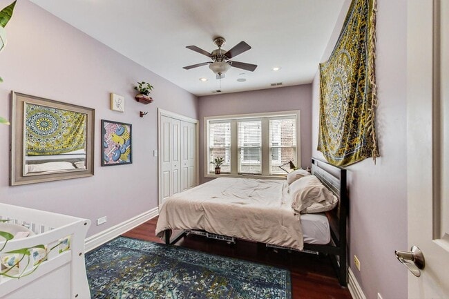 Building Photo - 5121 N Kenmore Ave