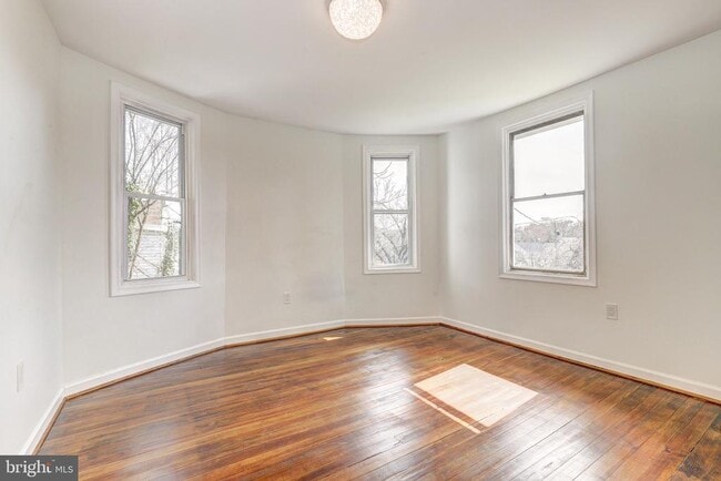 Building Photo - 2805 Hamilton Ave