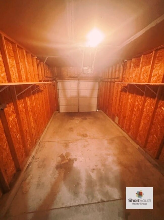 Building Photo - Updated 3 Bed 3.5 Bath Condo