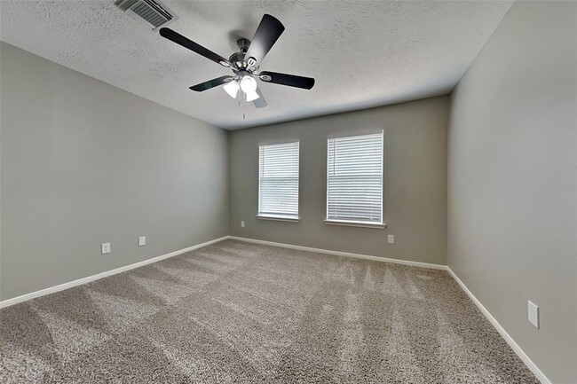 Building Photo - 8523 Discus Dr
