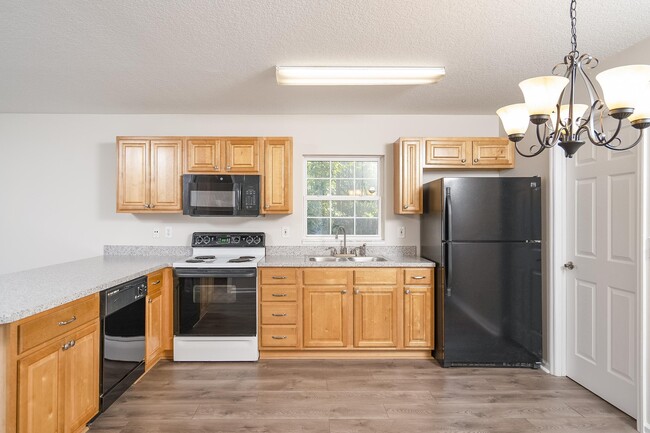 Building Photo - 241 Cantio Ave