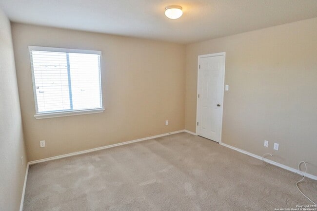 Building Photo - 830 Campion Red