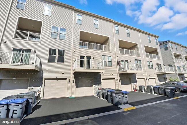 Primary Photo - 707 Thomas Ln