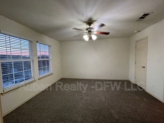 Building Photo - 909 Parkplace Ridge