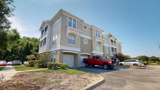 Building Photo - Welcome home to this charming 2-bedroom, 2...