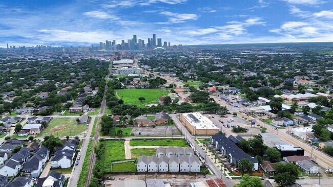 Building Photo - 5240 Texas St