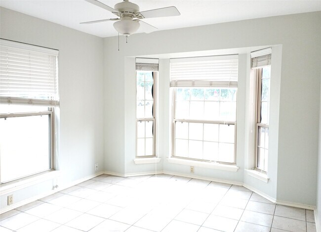 Building Photo - 16355 Flint Run Way