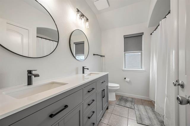 Building Photo - 6024 Beachview Ln