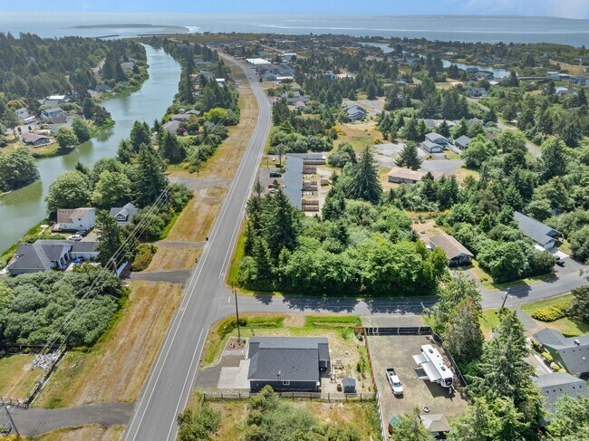 Building Photo - 899 Point Brown Ave SW