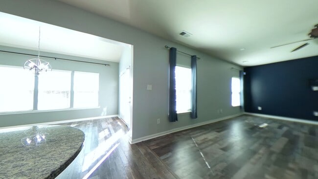 Building Photo - 4 Bedroom 2.5 Bathroom Rental in Oakmont on Brickshire Golf Course Providence Forge