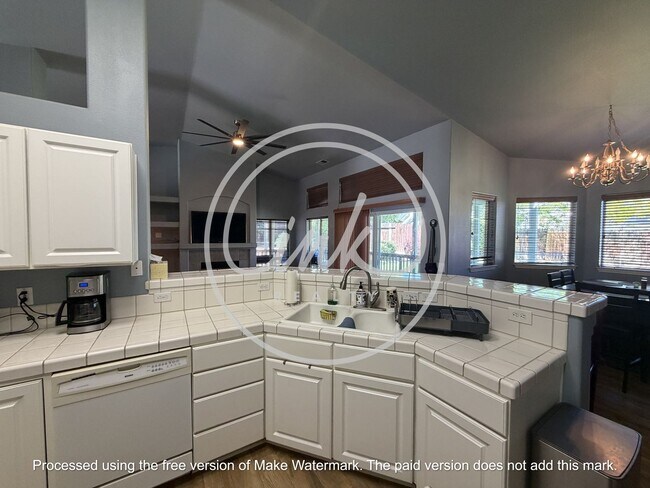 Building Photo - Beautiful 4 Bedroom Home in Carson City