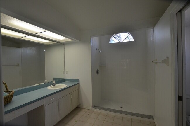 Building Photo - 366 Joy Haven Dr
