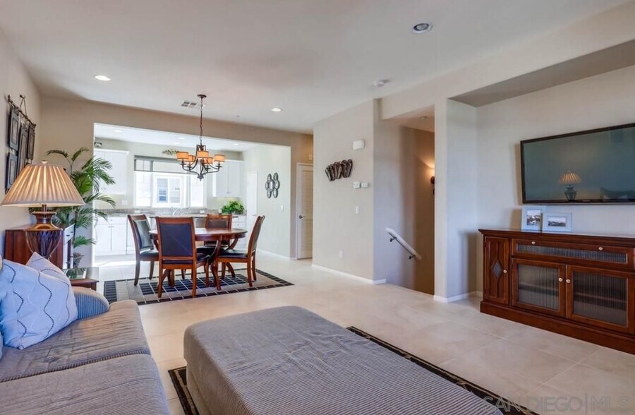 Building Photo - 3015 Cole Grade Dr