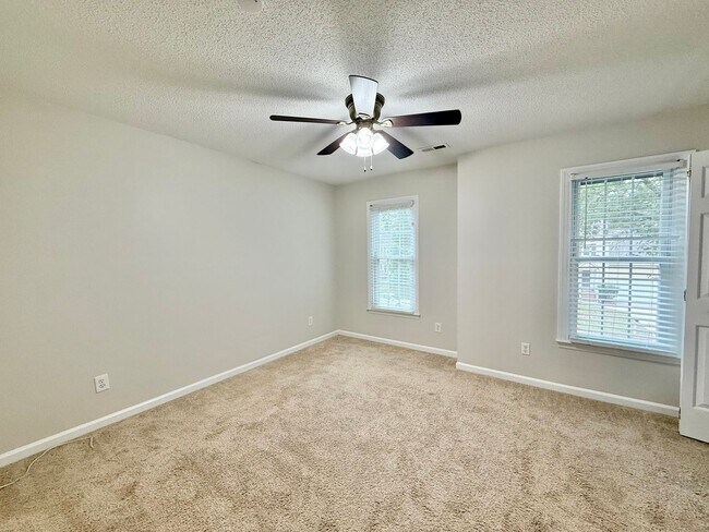Building Photo - **OFFERING WAIVED APPLICATION FEES & $200 ...